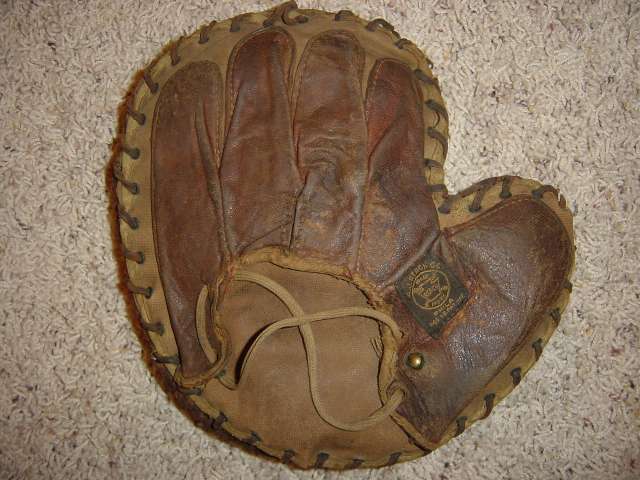 Early 1900's Reach Crescent Catchers Mitt Back
